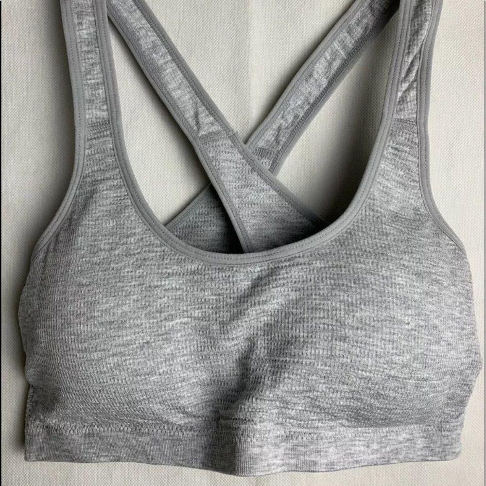 Make & model bralette sport thermal 4680 new
